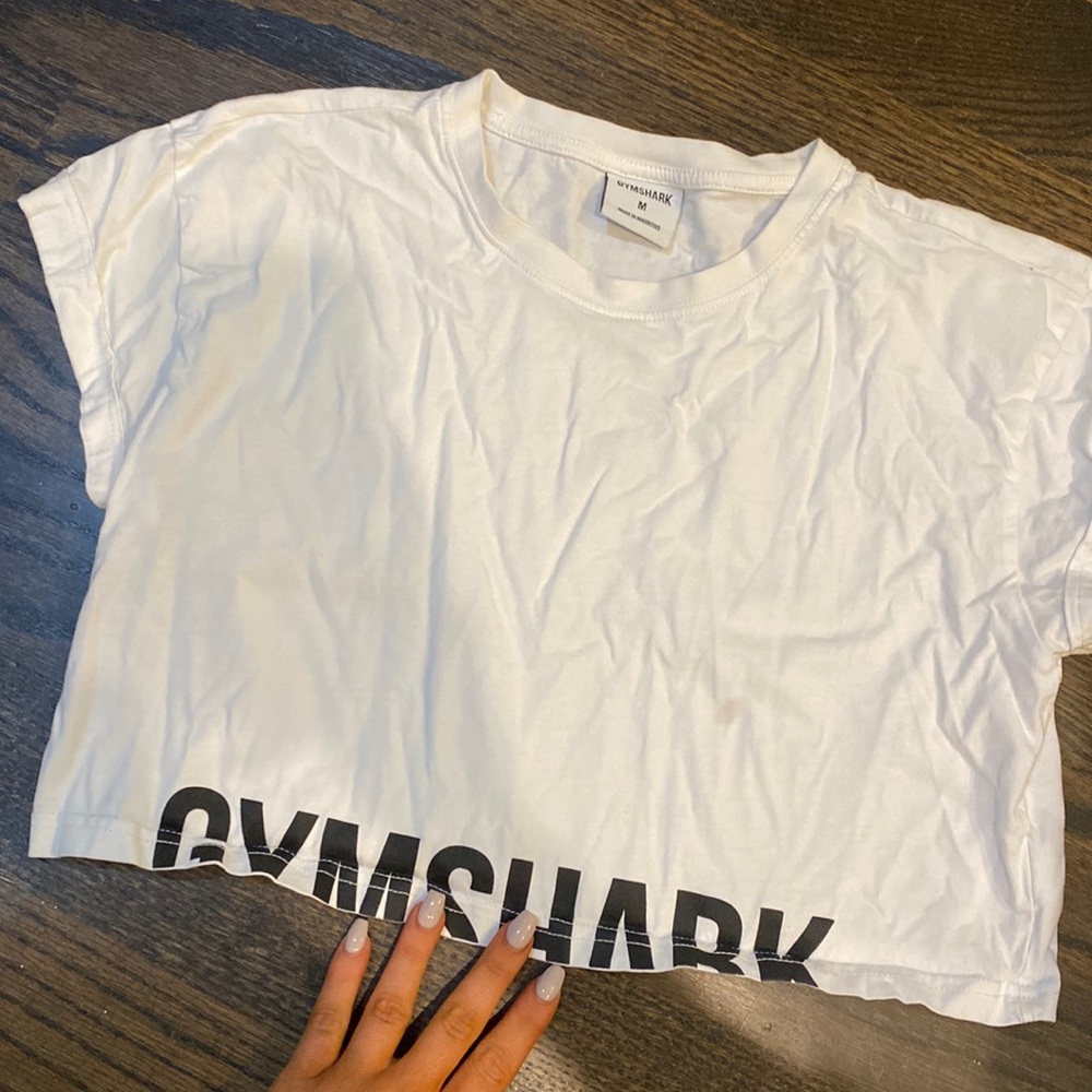 Gym shark cropped T